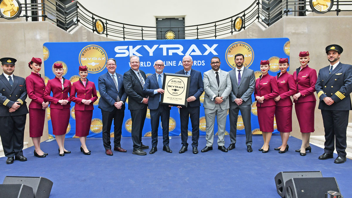 Qatar Airways aircraft in flight – ranked #1 by Skytrax in 2025