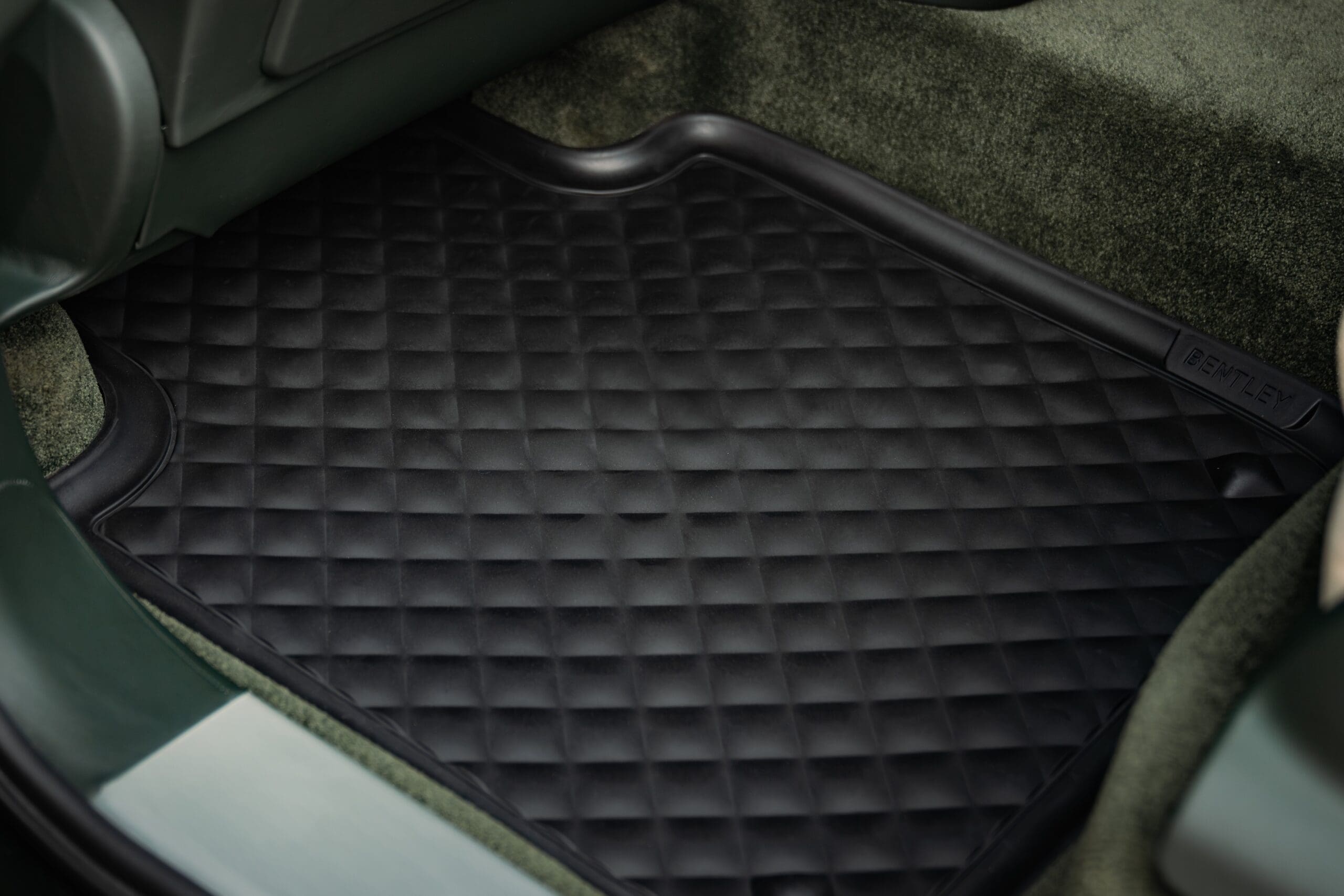 Bentley Mulliner Dog Package