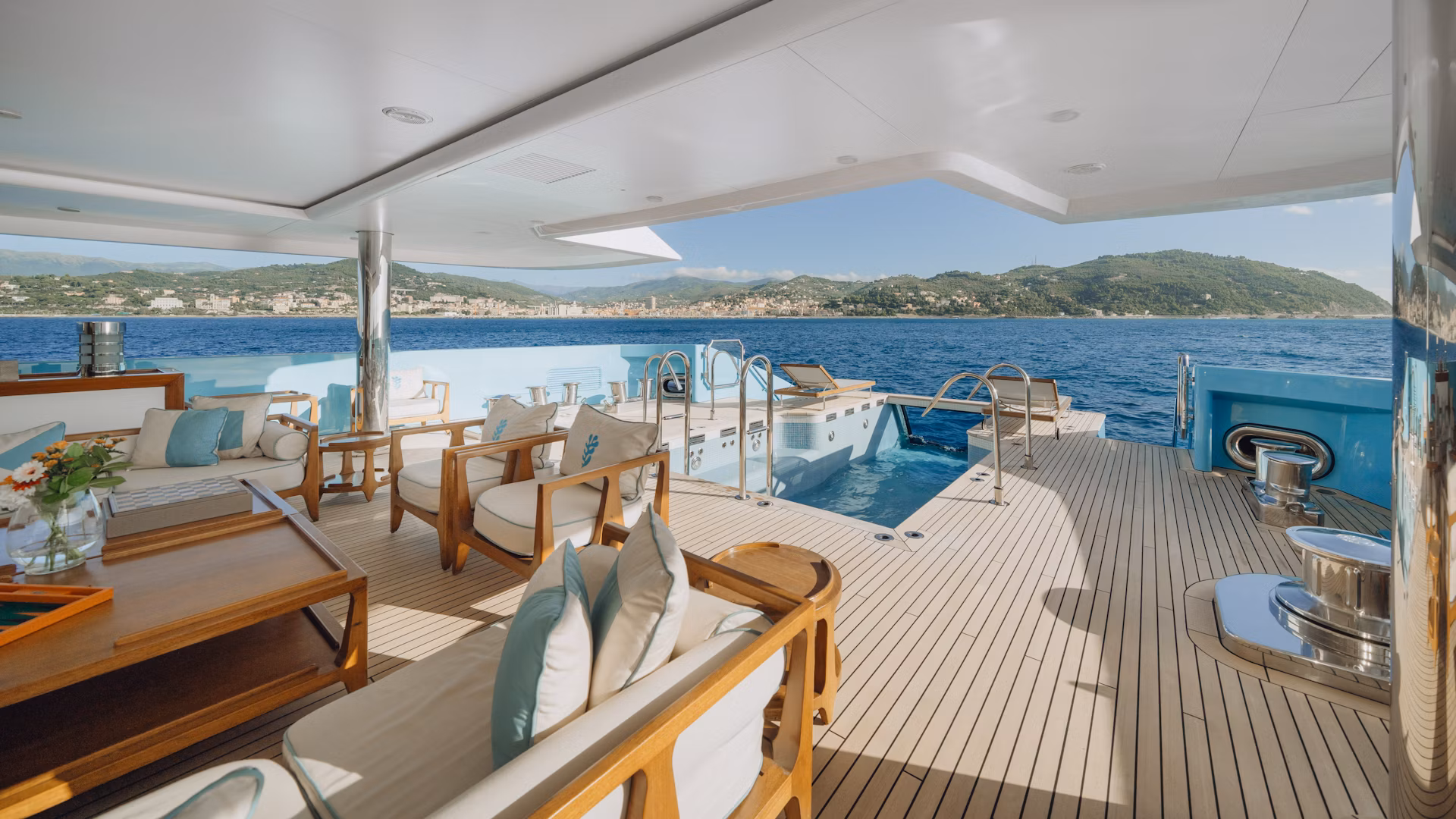 Axioma Yacht Deck